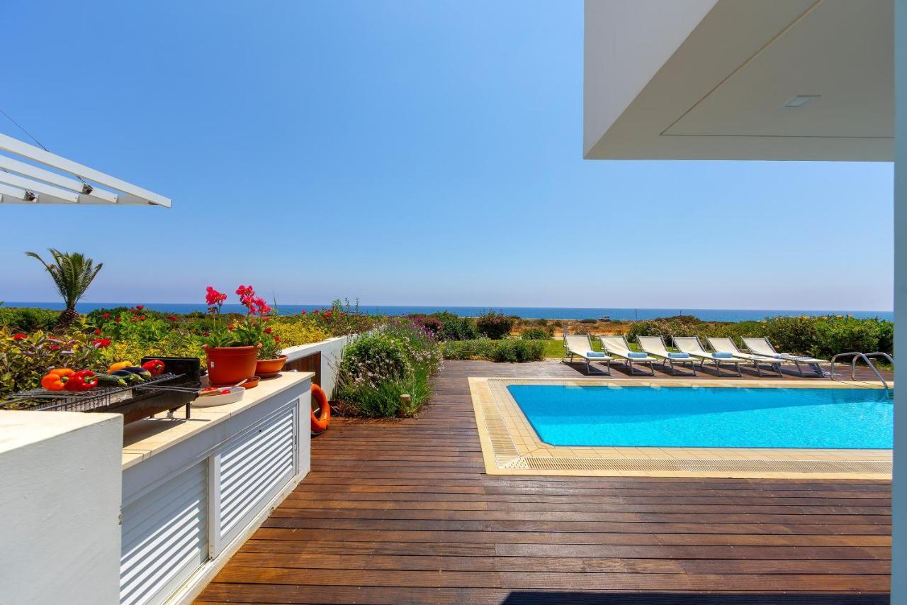 Protaras Beachfront Villa Alia Buitenkant foto