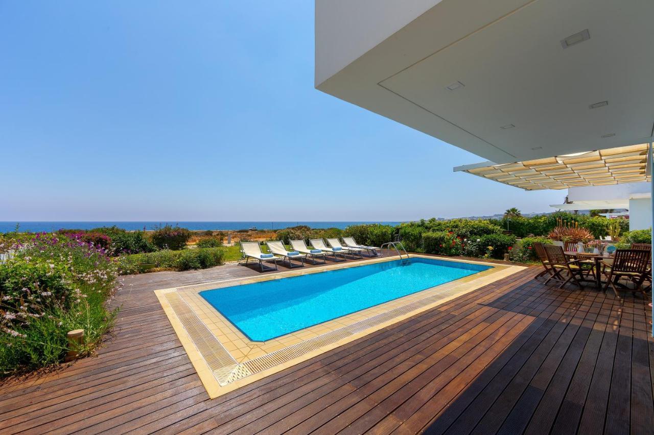 Protaras Beachfront Villa Alia Buitenkant foto