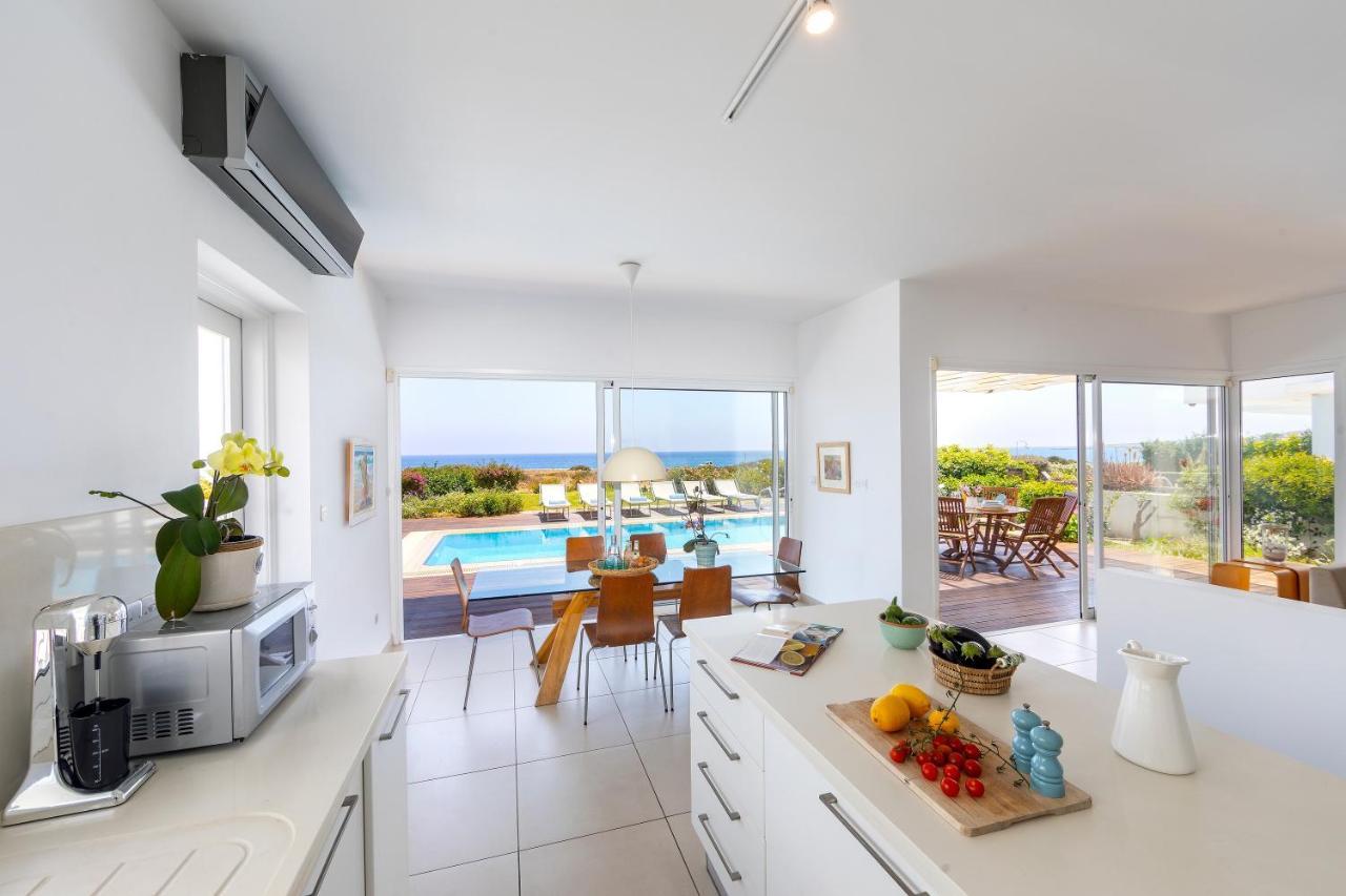 Protaras Beachfront Villa Alia Buitenkant foto