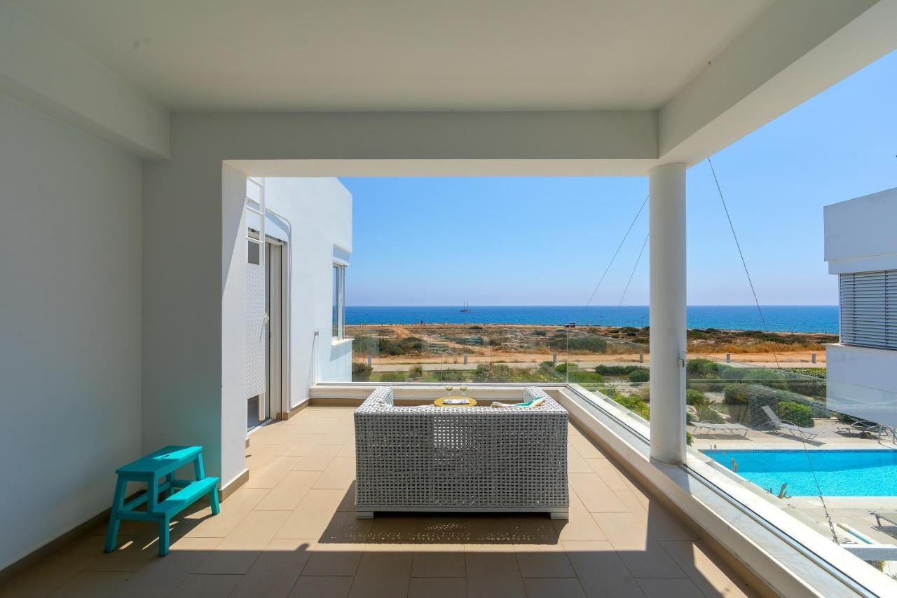 Protaras Beachfront Villa Alia Buitenkant foto