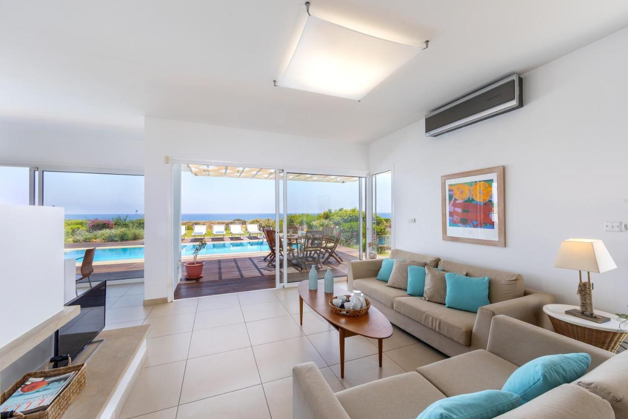 Protaras Beachfront Villa Alia Buitenkant foto