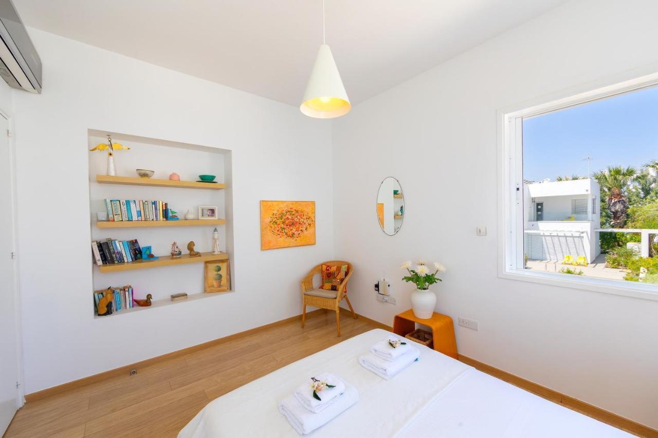 Protaras Beachfront Villa Alia Buitenkant foto