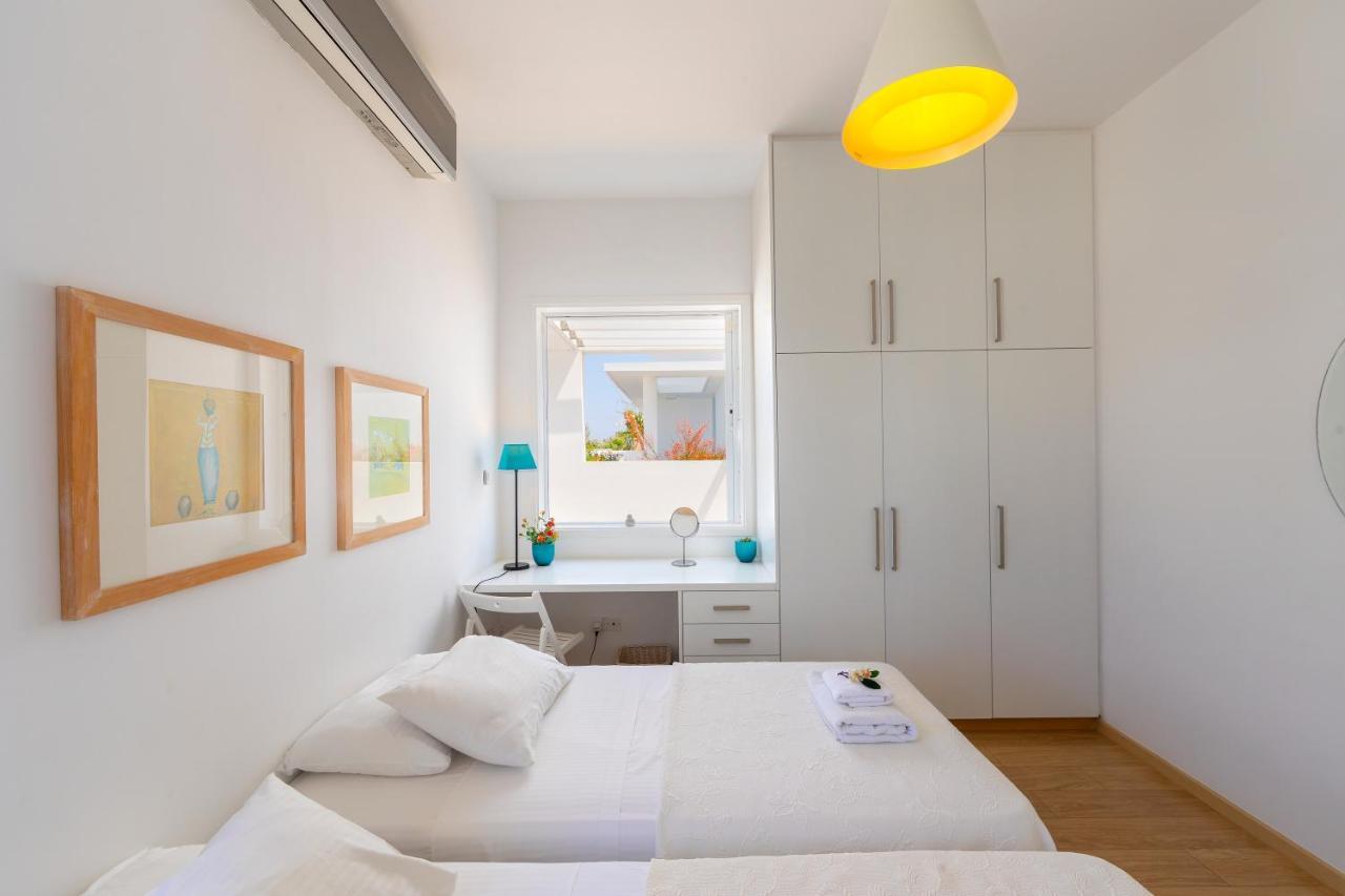 Protaras Beachfront Villa Alia Buitenkant foto