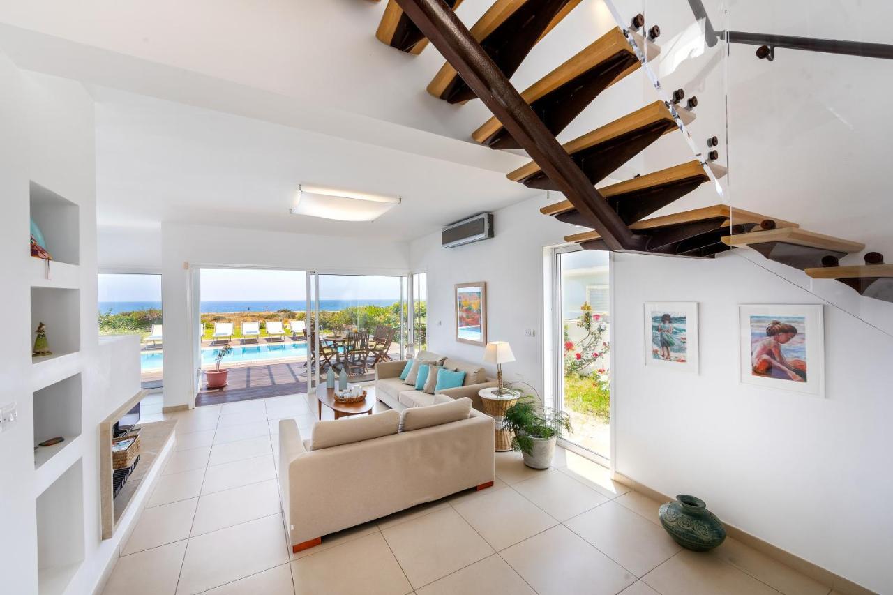 Protaras Beachfront Villa Alia Buitenkant foto