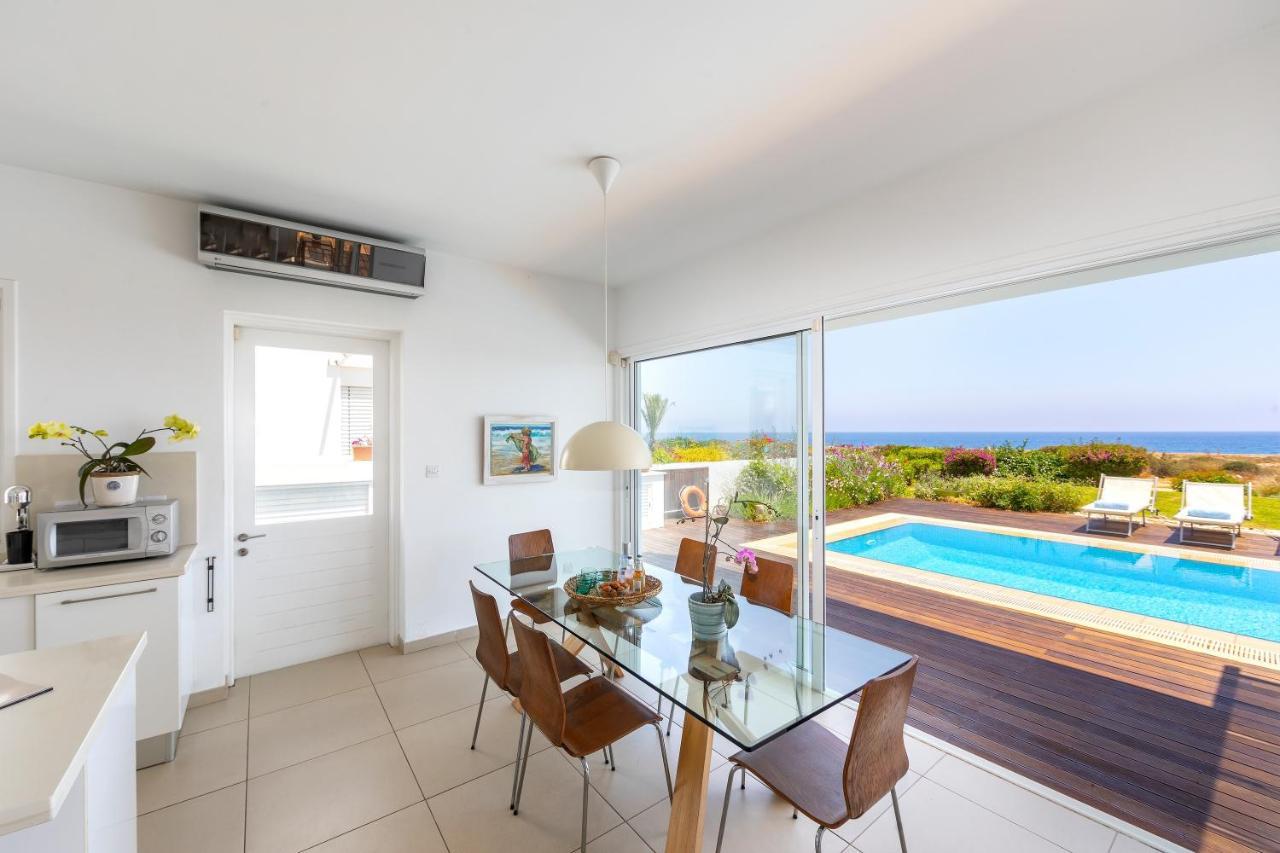 Protaras Beachfront Villa Alia Buitenkant foto