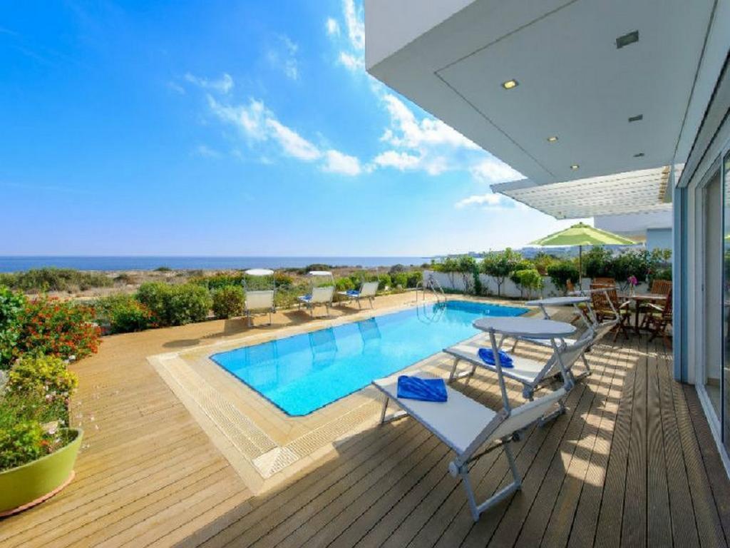 Protaras Beachfront Villa Alia Buitenkant foto